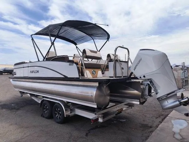 Slide: The Image of Avalon Catalina Platinum 2585 Quad Lounger Shift 2026 - 4