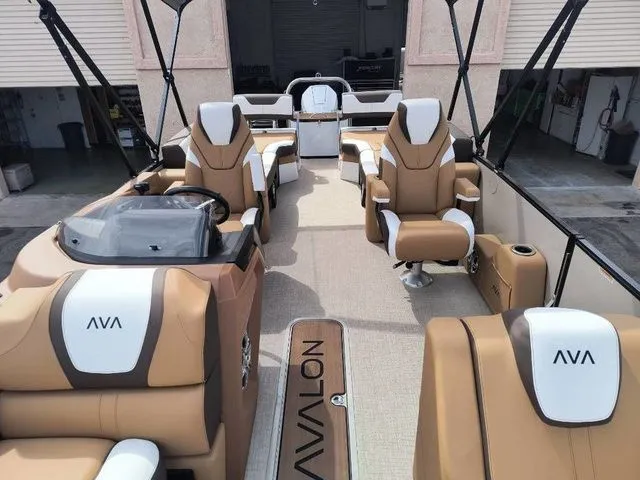 Slide: The Image of Avalon Catalina Platinum 2585 Quad Lounger Shift 2026 - 8