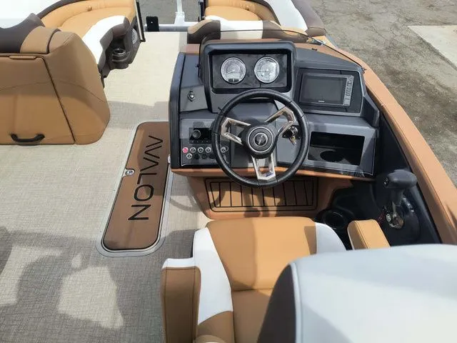 Slide: The Image of Avalon Catalina Platinum 2585 Quad Lounger Shift 2026 - 9