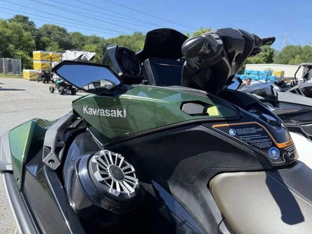 Slide: The Image of Kawasaki ULTRA 160LX 2025 - 10