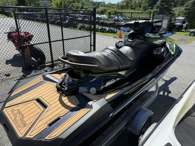 Slide: The Image of Kawasaki ULTRA 160LX 2025 - 3