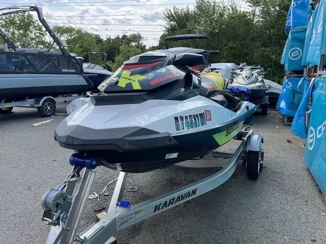 Slide: The Image of Sea-Doo Wake 2015 - 3