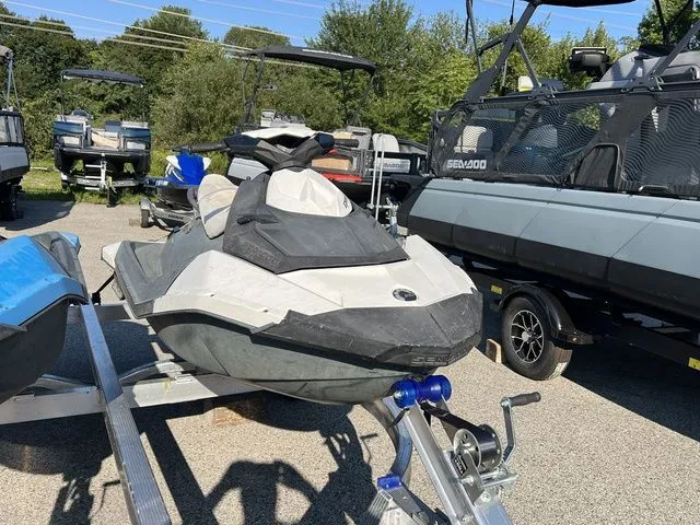 Slide: The Image of Sea-Doo Spark 2up ROTAX® 900 H.O. ACE™ iBR® 2014 - 17