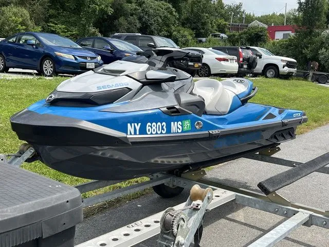 Slide: The Image of Sea-Doo GTX 170 iDF & Sound System 2021 - 3