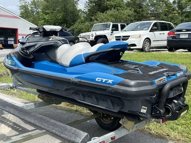 Slide: The Image of Sea-Doo GTX 170 iDF & Sound System 2021 - 4