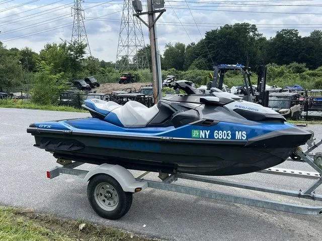 Slide: The Image of Sea-Doo GTX 170 iDF & Sound System 2021 - 9