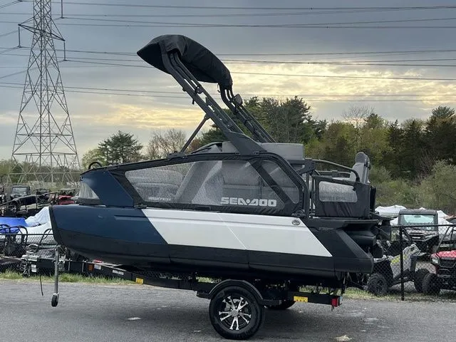 Slide: The Image of Sea-Doo Switch® Sport Compact - 170 hp 2024 - 3