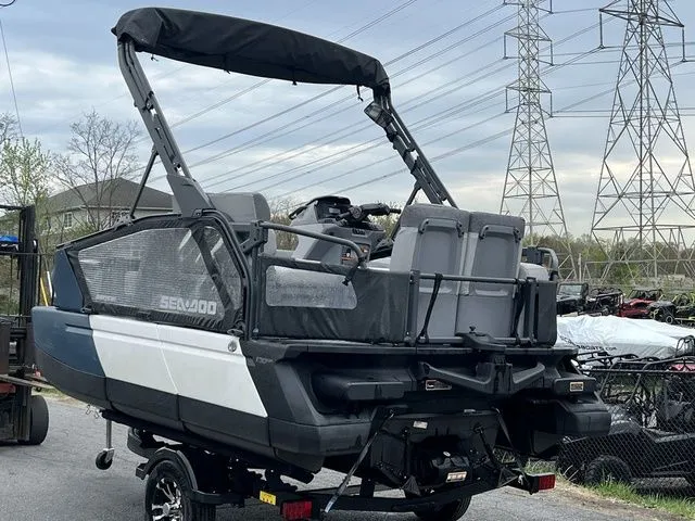 Slide: The Image of Sea-Doo Switch® Sport Compact - 170 hp 2024 - 5