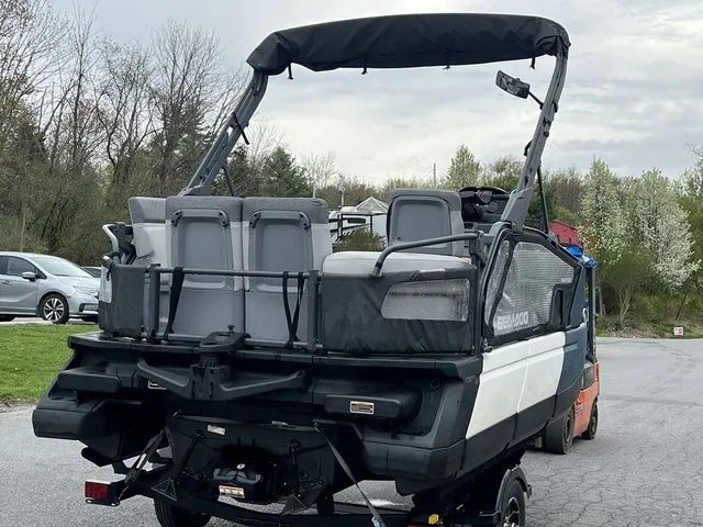 Slide: The Image of Sea-Doo Switch® Sport Compact - 170 hp 2024 - 7