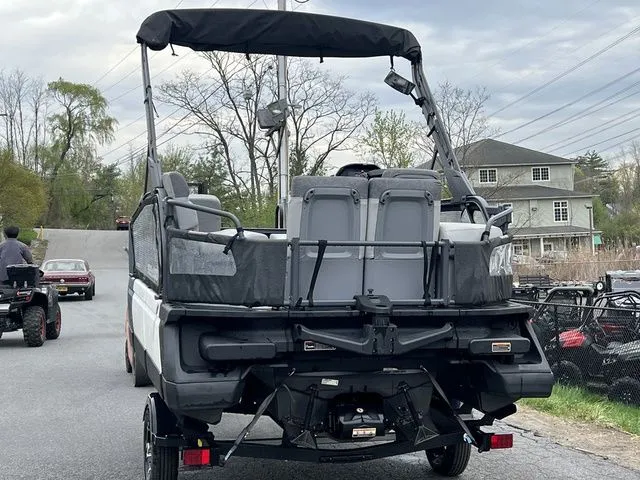 Slide: The Image of Sea-Doo Switch® Sport Compact - 170 hp 2024 - 8