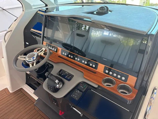 Slide: The Image of Tiara 38 LS 2019 - 17