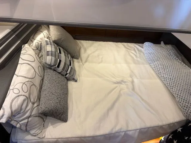 Slide: The Image of Tiara 38 LS 2019 - 22