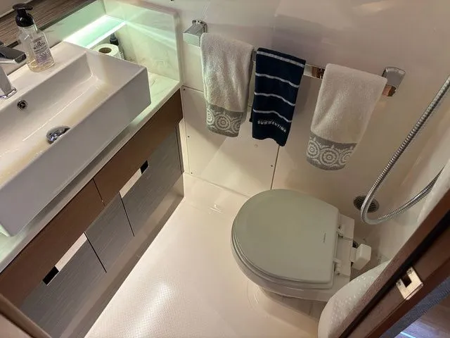 Slide: The Image of Tiara 38 LS 2019 - 24