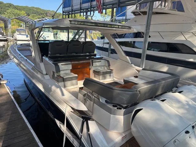 Slide: The Image of Tiara 38 LS 2019 - 4