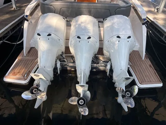 Slide: The Image of Tiara 38 LS 2019 - 6