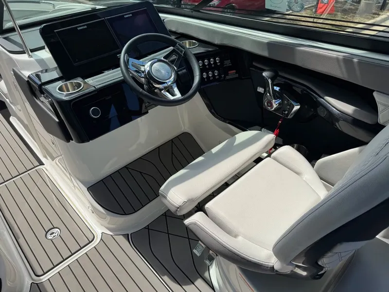 Slide: The Image of Sea Ray SLX 260 Surf 2024 - 15