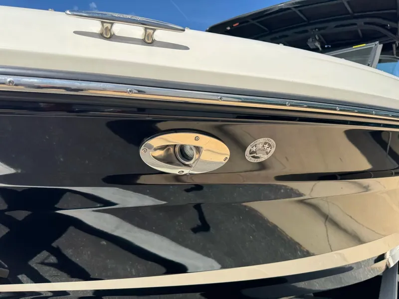 Slide: The Image of Sea Ray SLX 260 Surf 2024 - 39