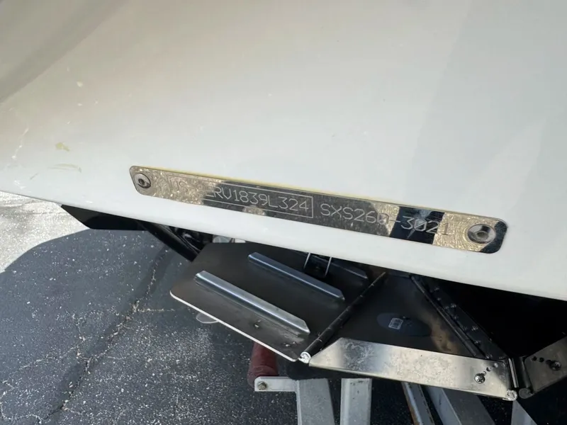 Slide: The Image of Sea Ray SLX 260 Surf 2024 - 41