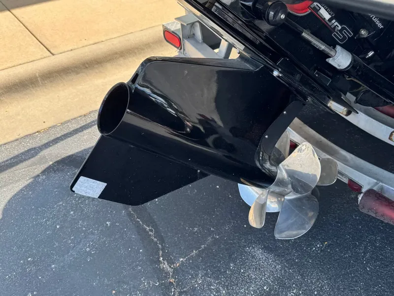 Slide: The Image of Sea Ray SLX 260 Surf 2024 - 7