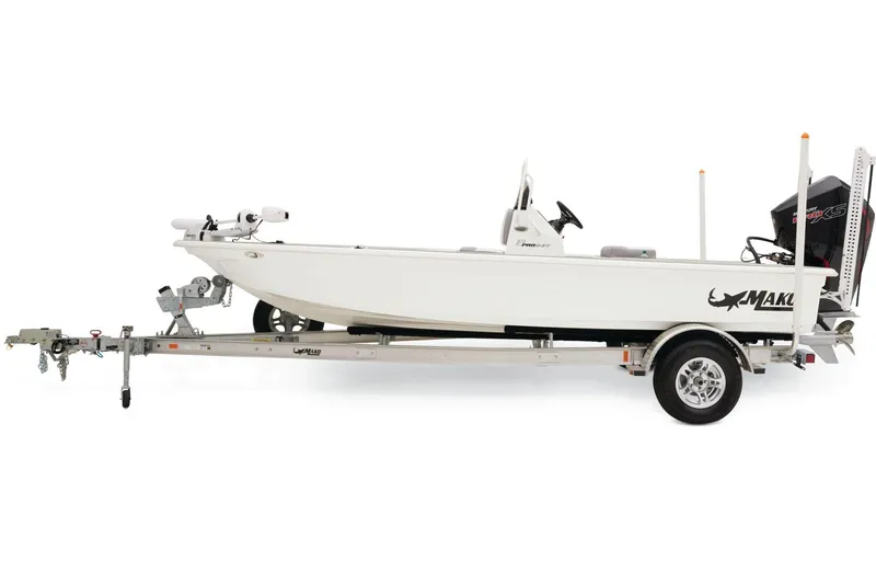 Slide: The Image of Mako Pro Skiff 18 2026 - 2