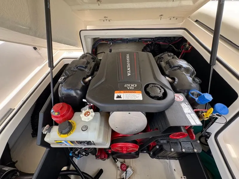 Slide: The Image of Regal 2000 ES 2020 - 19