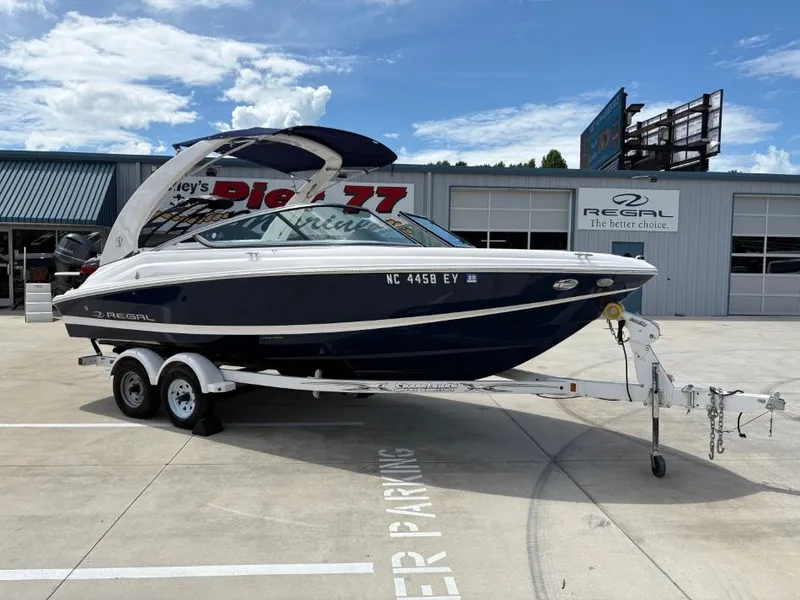 Slide: The Image of Regal 2000 ES 2020 - 3