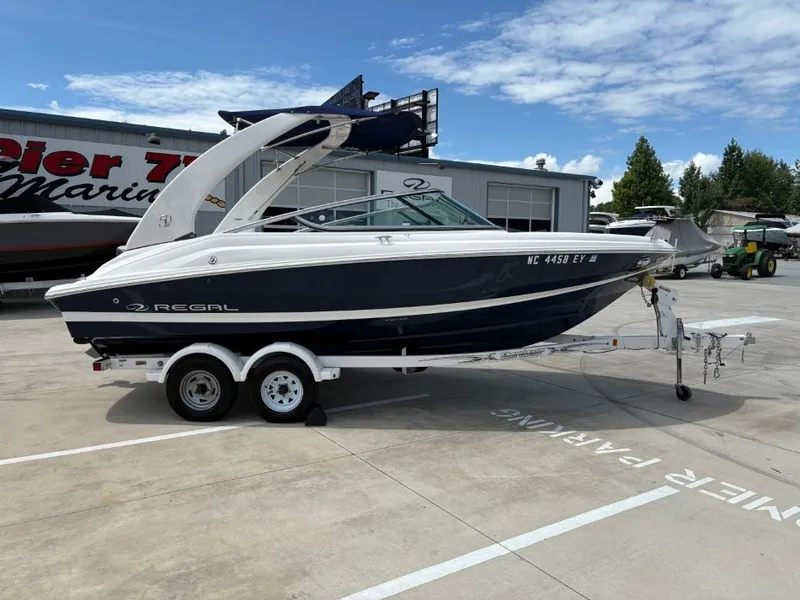 Slide: The Image of Regal 2000 ES 2020 - 6