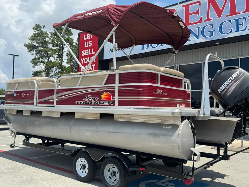 Slide: The Image of Sun Tracker PB22DLX 2013 - 12