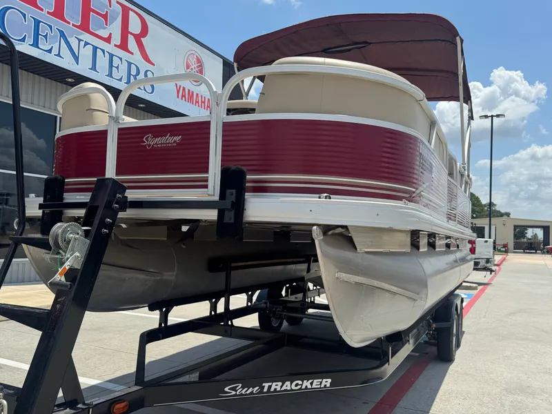 Slide: The Image of Sun Tracker PB22DLX 2013 - 13