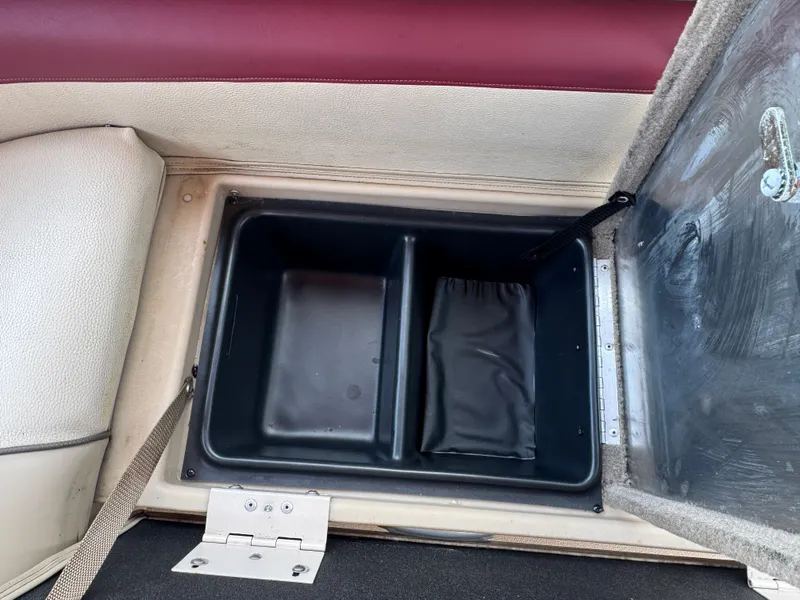 Slide: The Image of Sun Tracker PB22DLX 2013 - 16