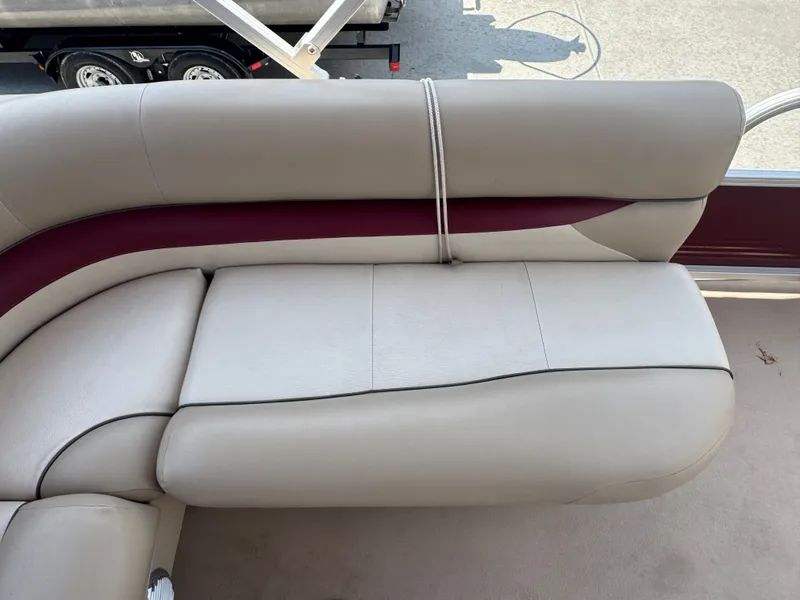 Slide: The Image of Sun Tracker PB22DLX 2013 - 17