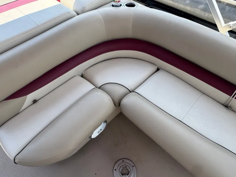 Slide: The Image of Sun Tracker PB22DLX 2013 - 18