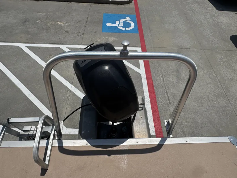 Slide: The Image of Sun Tracker PB22DLX 2013 - 22