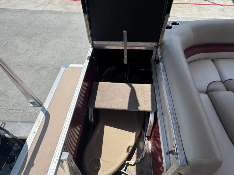 Slide: The Image of Sun Tracker PB22DLX 2013 - 24