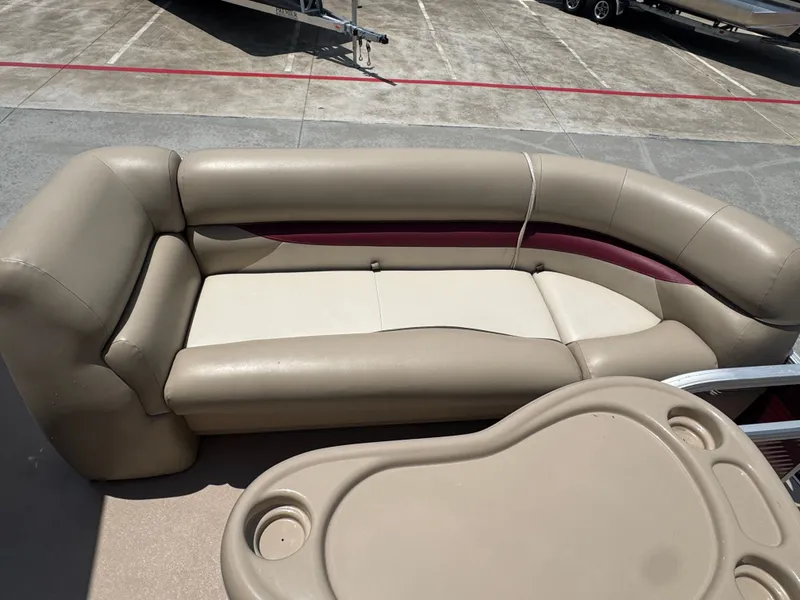 Slide: The Image of Sun Tracker PB22DLX 2013 - 27