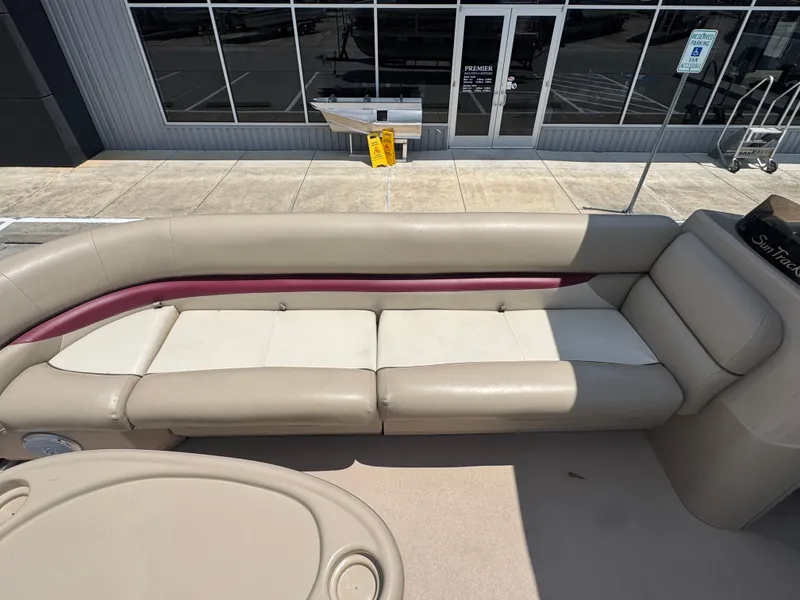 Slide: The Image of Sun Tracker PB22DLX 2013 - 28