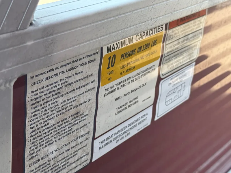 Slide: The Image of Sun Tracker PB22DLX 2013 - 34