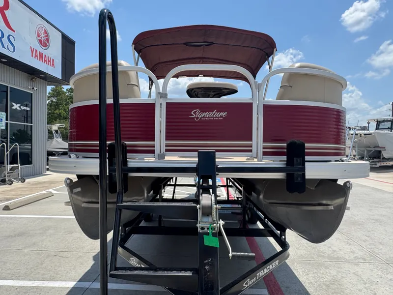 Slide: The Image of Sun Tracker PB22DLX 2013 - 5