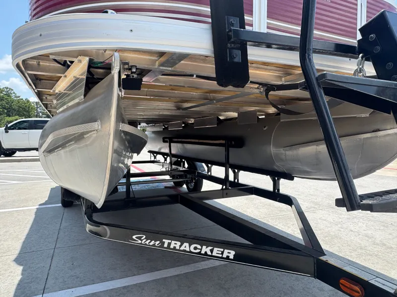 Slide: The Image of Sun Tracker PB22DLX 2013 - 6