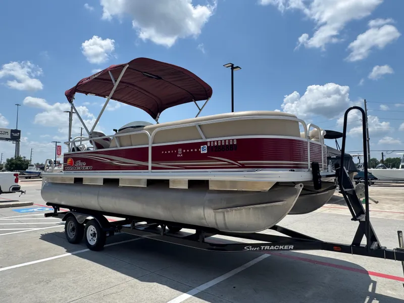 Slide: The Image of Sun Tracker PB22DLX 2013 - 7