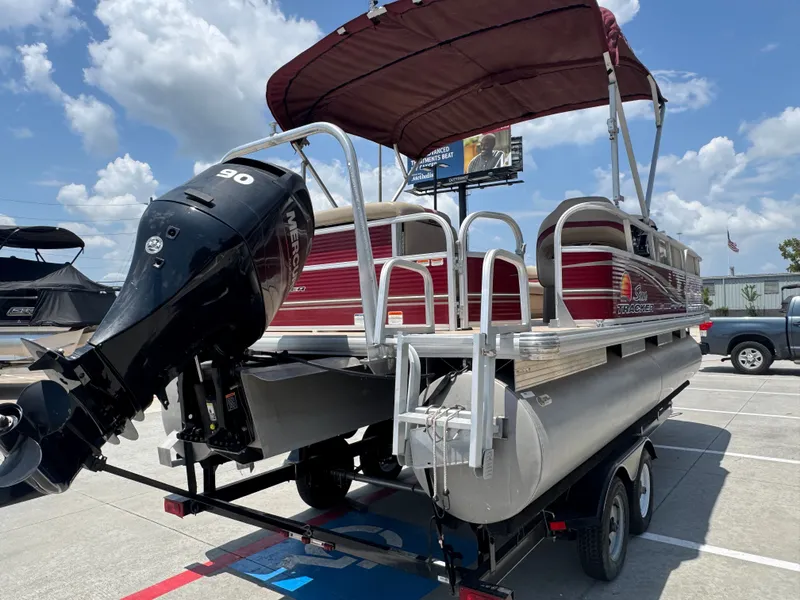 Slide: The Image of Sun Tracker PB22DLX 2013 - 9