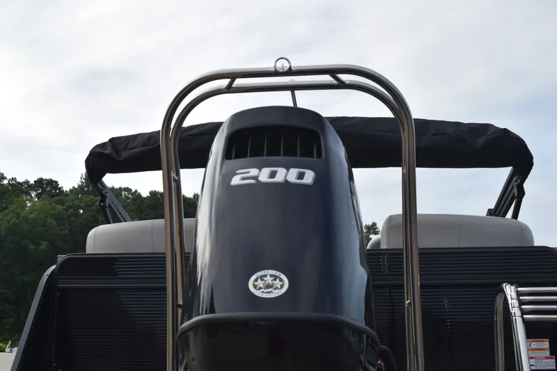 Slide: The Image of 2025 Qwest L-Class 822 RLS boat with powerful 200 HP engine, rear view. - 7