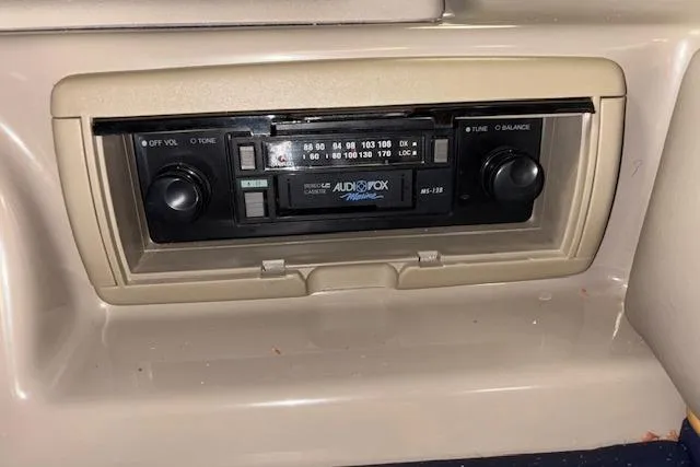 Slide: The Image of 1996 Bayliner 1700 LS boat stereo system with AudioVox Marine radio. - 18