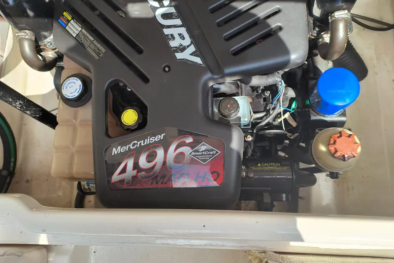 Slide: The Image of MerCruiser 496 MAG HO engine in a 2005 Sea Ray 270 SLX boat. - 15