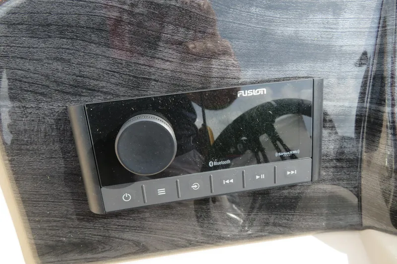 Slide: The Image of Fusion audio system on 2026 Avalon 2385 LSZ Quad Lounger, featuring Bluetooth and SiriusXM. - 34