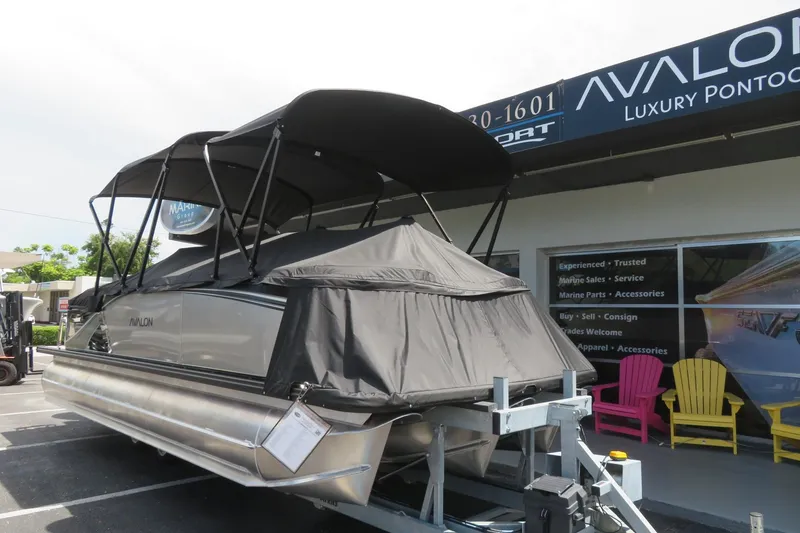 Slide: The Image of 2026 Avalon 2385 LSZ Quad Lounger luxury pontoon boat in Sarasota, FL dealership. - 8