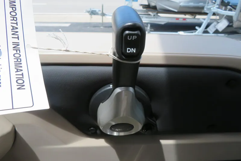 Slide: The Image of Throttle control lever on 2026 Avalon 2385 LSZ Quad Lounger, Sarasota, FL. - 37