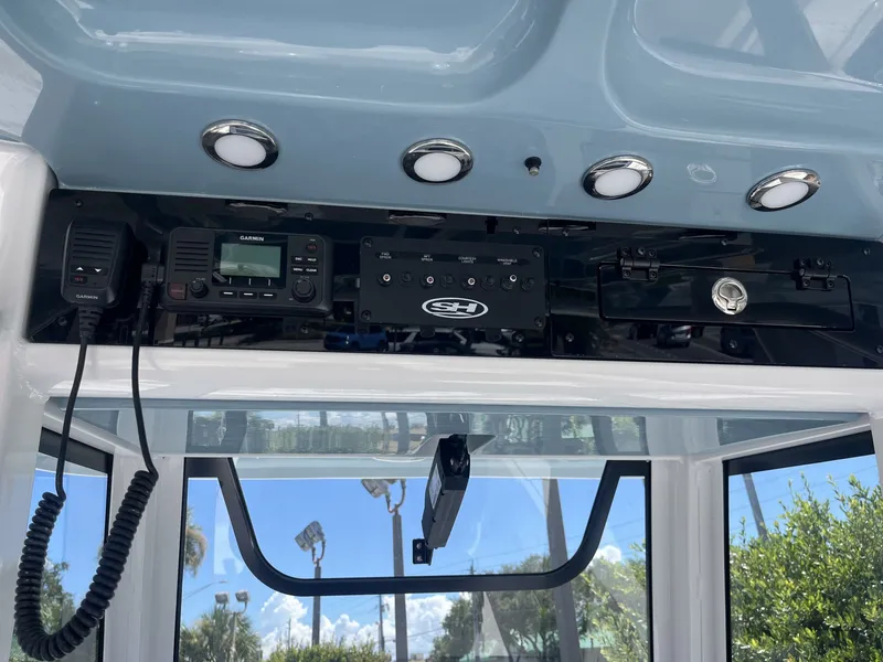 Slide: The Image of Sea Hunt Ultra 275 SE 2026 - 15