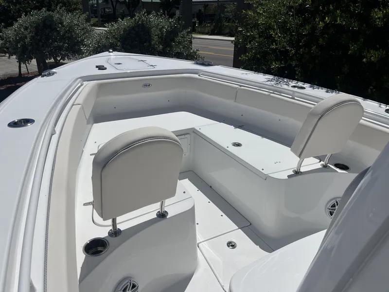 Slide: The Image of Sea Hunt Ultra 275 SE 2026 - 20