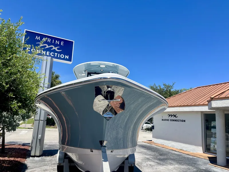 Slide: The Image of Sea Hunt Ultra 275 SE 2026 - 3